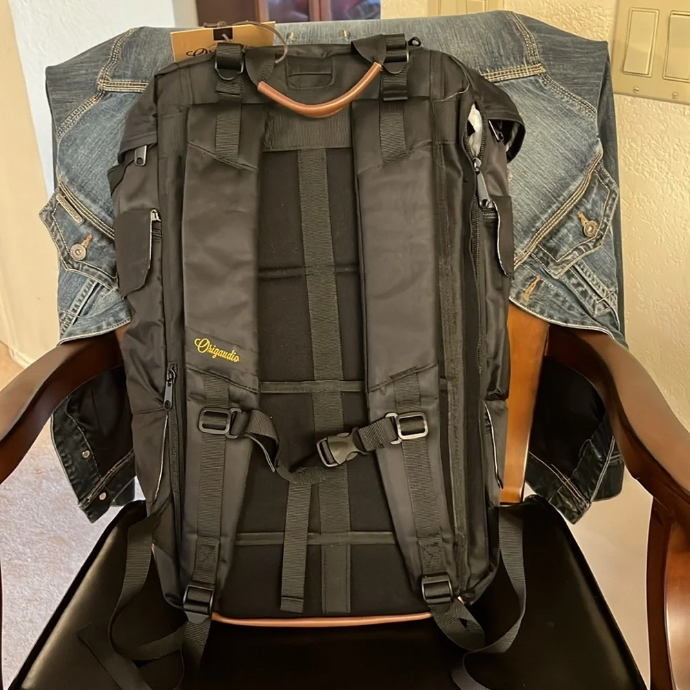 Backpack - Picture 2 of 7